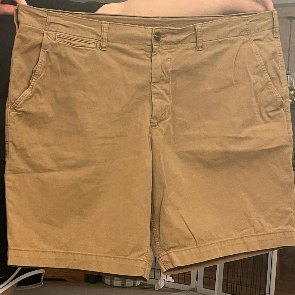 American Eagle khaki shorts
